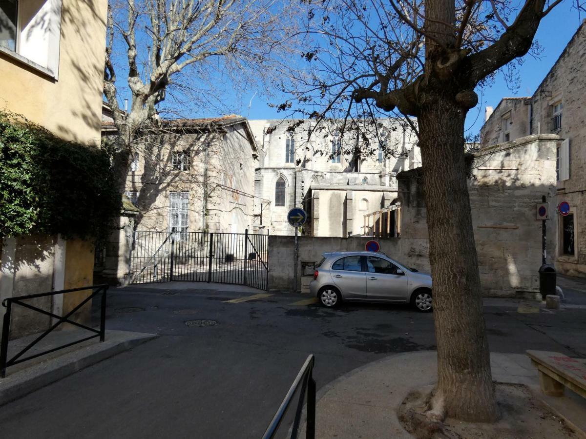 Arles Forum - Les Penitents Bleus Bagian luar foto